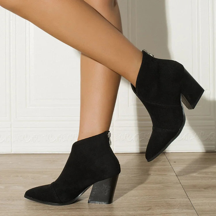 POINTED ANKLE BOOT WITH PREMIUM EFFECT