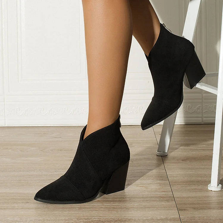 POINTED ANKLE BOOT WITH PREMIUM EFFECT